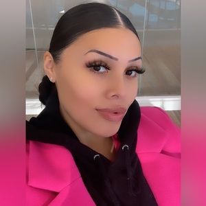 Meet your Posher, Maya